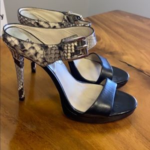 MIchael Kors snakeskin heel size 6 1/2
